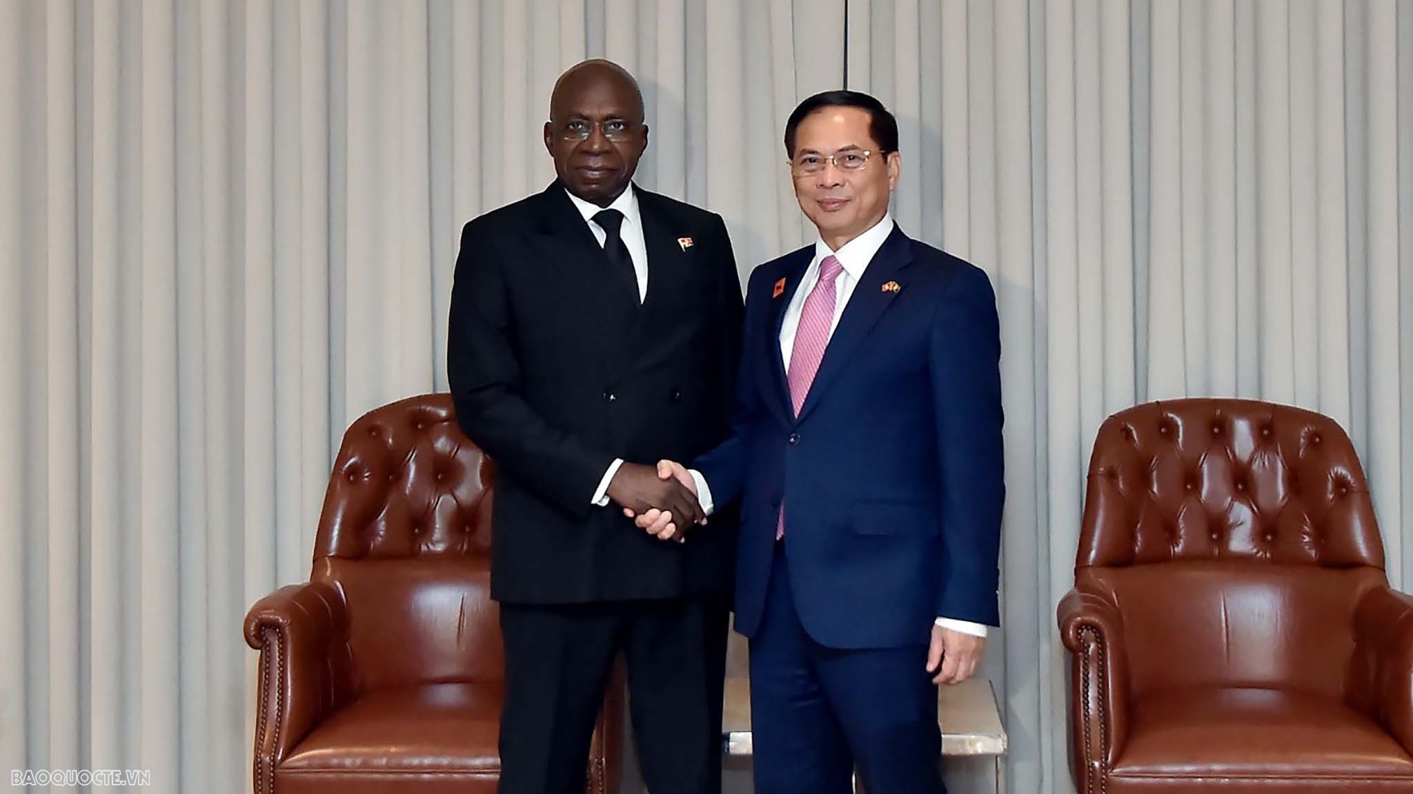 Phó Thủ tướng, Bộ trưởng Ngoại giao Bùi Thanh Sơn gặp Bộ trưởng Ngoại giao Angola Téte António