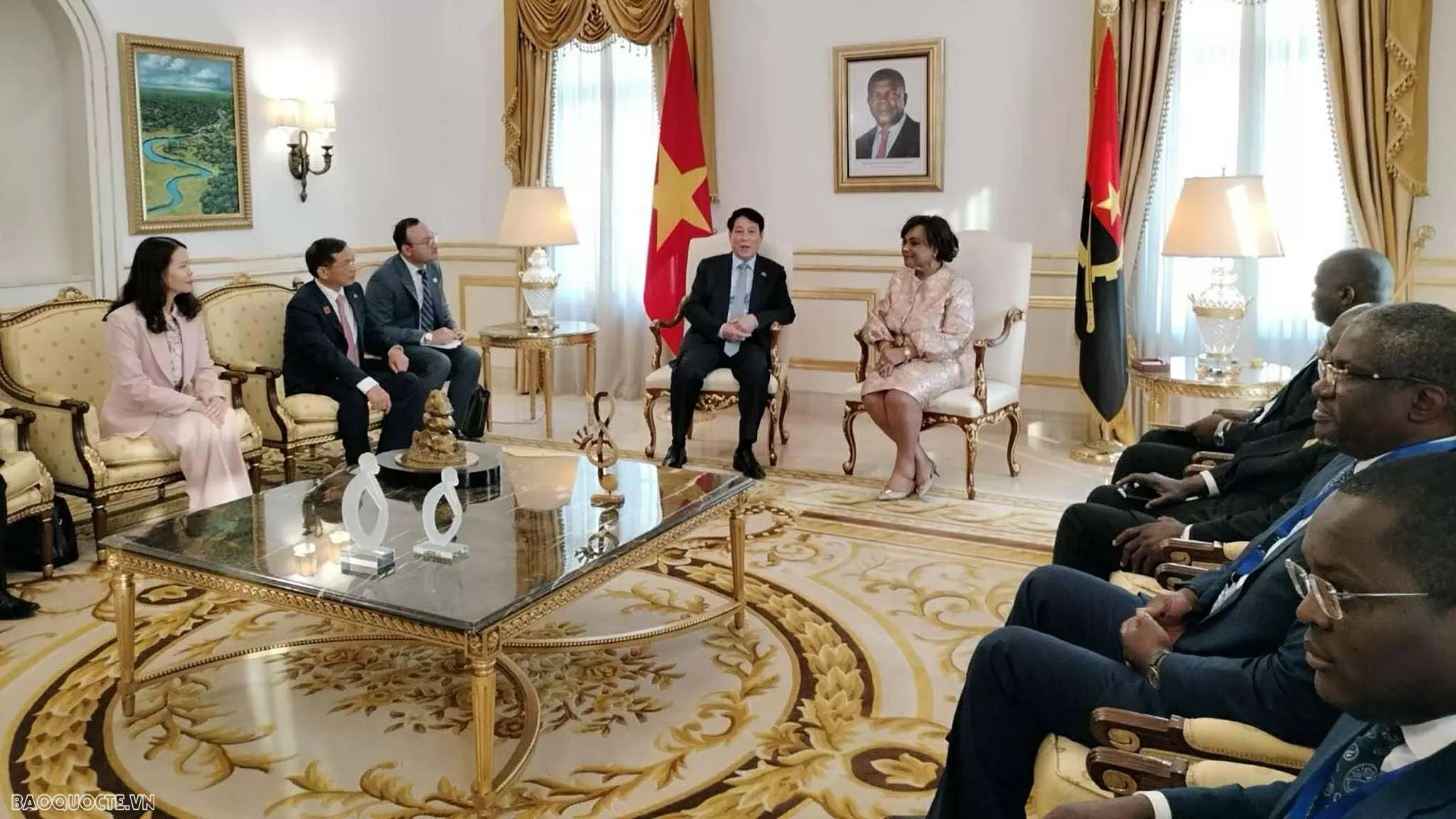 Chủ tịch nước Lương Cường hội kiến Chủ tịch Quốc hội Angola Carolina Cerqueira.