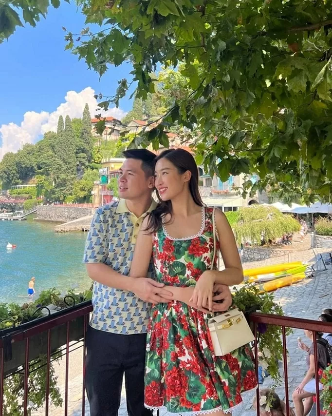 Hoa hậu Đỗ Mỹ Linh và chồng doanh nhân đồng điệu thời trang hàng hiệu mỗi chuyến du lịch