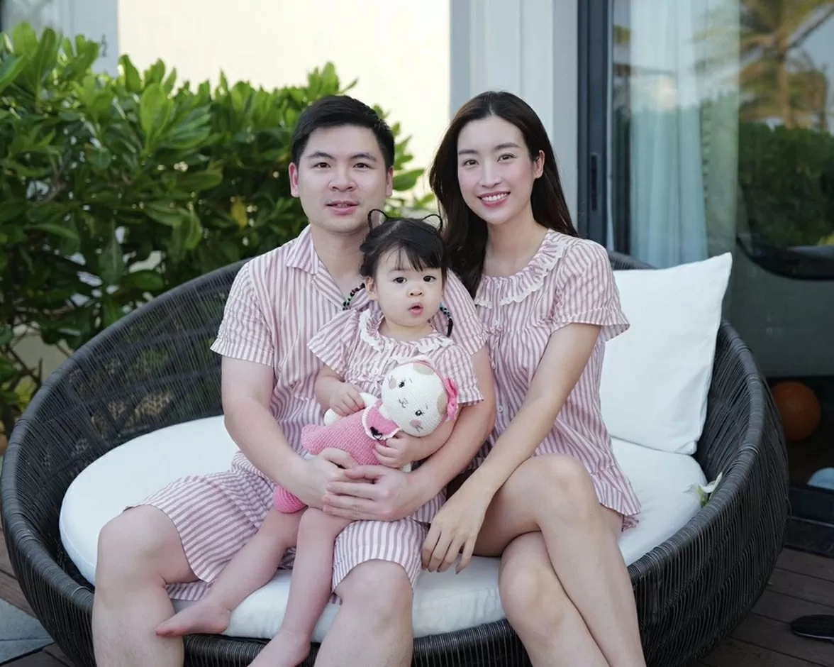 Hoa hậu Đỗ Mỹ Linh và chồng doanh nhân đồng điệu thời trang hàng hiệu mỗi chuyến du lịch