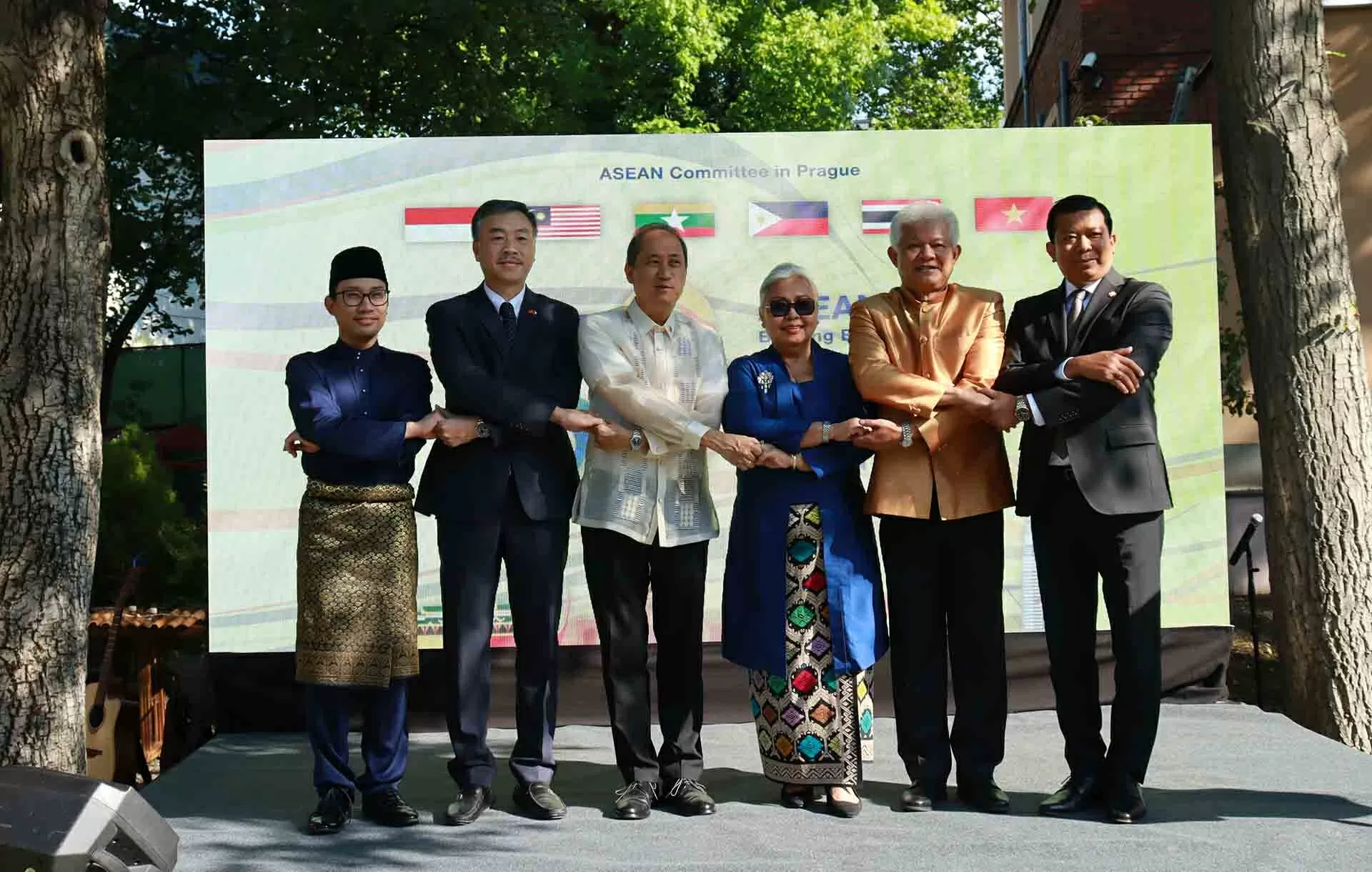 Kỷ niệm 58 năm thành lập ASEAN tại Czech: Cam kết xây dựng cộng đồng gắn kết, phát triển bền vững trong tương lai