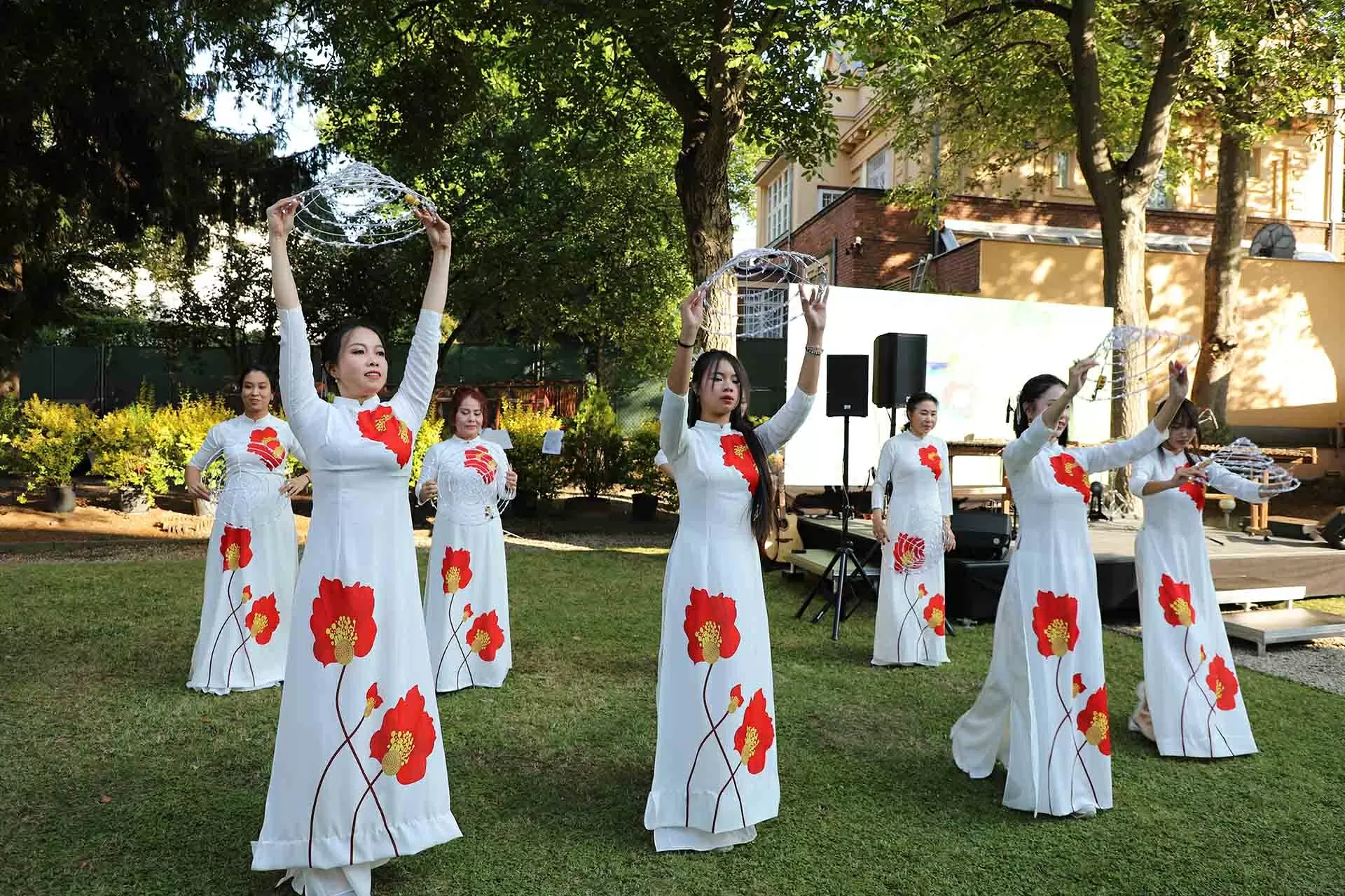 Kỷ niệm 58 năm thành lập ASEAN tại Czech: Cam kết xây dựng cộng đồng gắn kết, phát triển bền vững trong tương lai Kỷ niệm 58 năm thành lập ASEAN tại Czech: Cam kết xây dựng cộng đồng gắn kết, phát triển bền vững trong tương lai