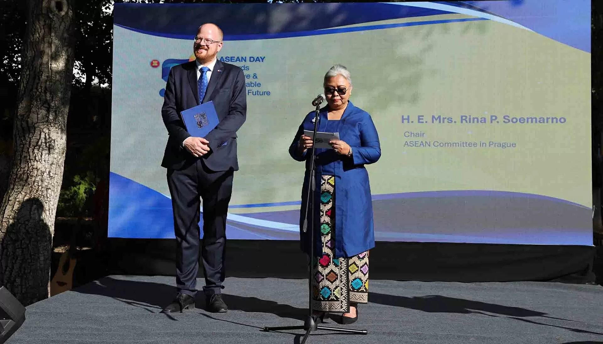 Kỷ niệm 58 năm thành lập ASEAN tại Czech: Cam kết xây dựng cộng đồng gắn kết, phát triển bền vững trong tương lai Kỷ niệm 58 năm thành lập ASEAN tại Czech: Cam kết xây dựng cộng đồng gắn kết, phát triển bền vững trong tương lai