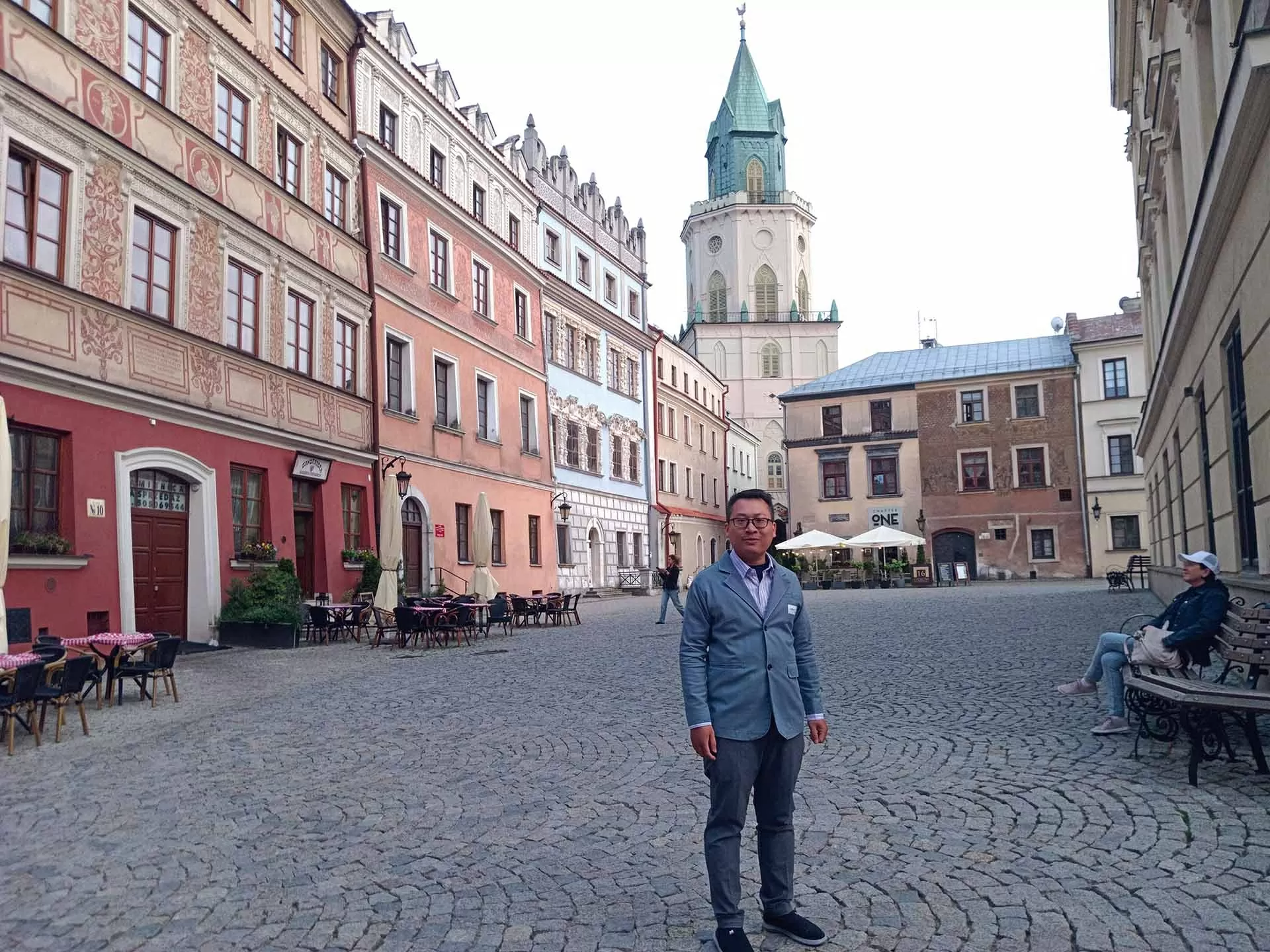 Tác giả tại khu phố cổ Lublin, Ba Lan. (Ảnh TGCC) Tác giả tại khu phố cổ Lublin, Ba Lan. (Ảnh TGCC)