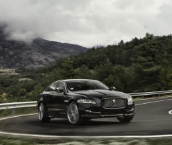 Cập nhật bảng giá xe hãng Jaguar mới nhất tháng 8/2025