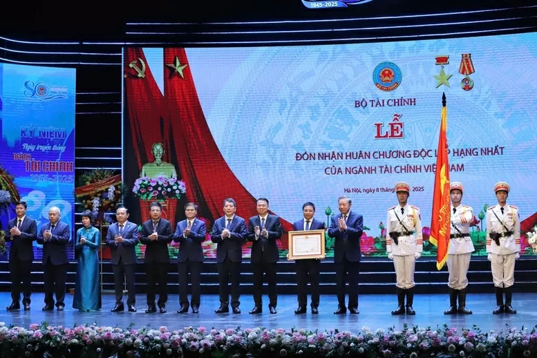 Ngành Tài chính... Ngành Tài chính...