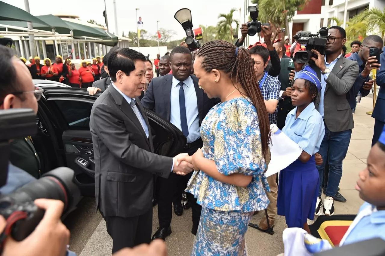 CTN Thăm Trụ sở Đảng MPLA và làm việc với Lãnh đạo Đảng Củng cố tin cậy, gắn bó giữa hai Đảng cầm quyền, tạo tiền đề thúc đẩy hơn nữa hợp tác hữu nghị Việt Nam-Angola