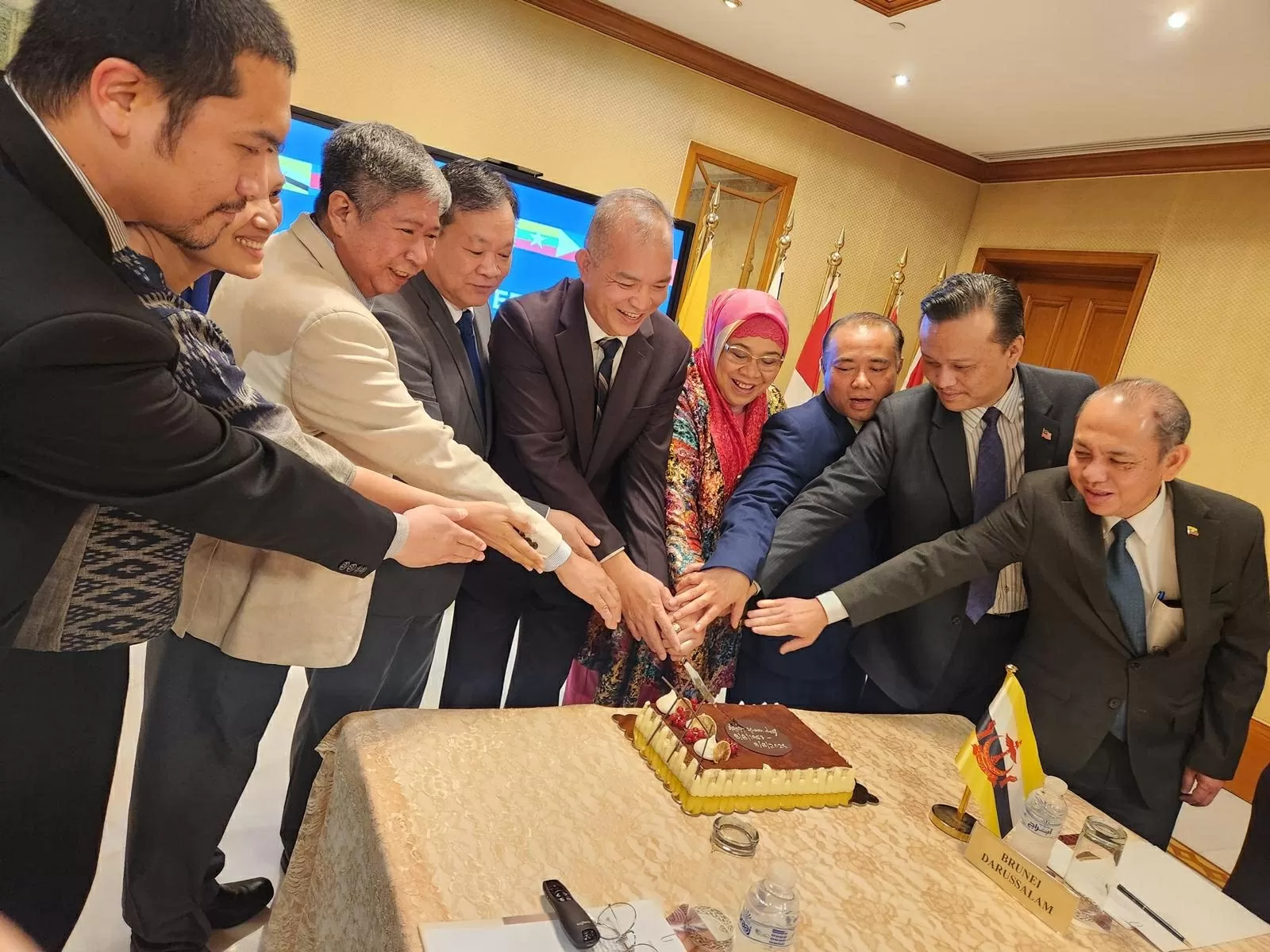 Ủy ban ASEAN tại Kuwait kỷ niệm 58 năm ngày thành lập Hiệp hội Ủy ban ASEAN tại Kuwait kỷ niệm 58 năm ngày thành lập Hiệp hội