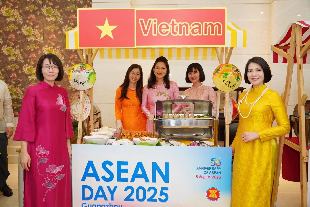 Chuỗi sự kiện chào mừng 58 năm Ngày thành lập ASEAN tại Quảng Châu, Trung Quốc Chuỗi sự kiện chào mừng 58 năm Ngày thành lập ASEAN tại Quảng Châu, Trung Quốc