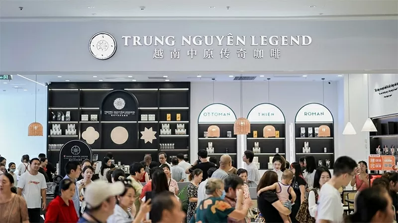 Hệ thống hàng quán Trung Nguyên Legend liên tục mở rộng tại Mỹ, Trung Quốc và trên toàn cầu, được đông đảo khách hàng quốc tế yêu thích trải nghiệm, khám phá. Hệ thống hàng quán Trung Nguyên Legend liên tục mở rộng tại Mỹ, Trung Quốc và trên toàn cầu, được đông đảo khách hàng quốc tế yêu thích trải nghiệm, khám phá.