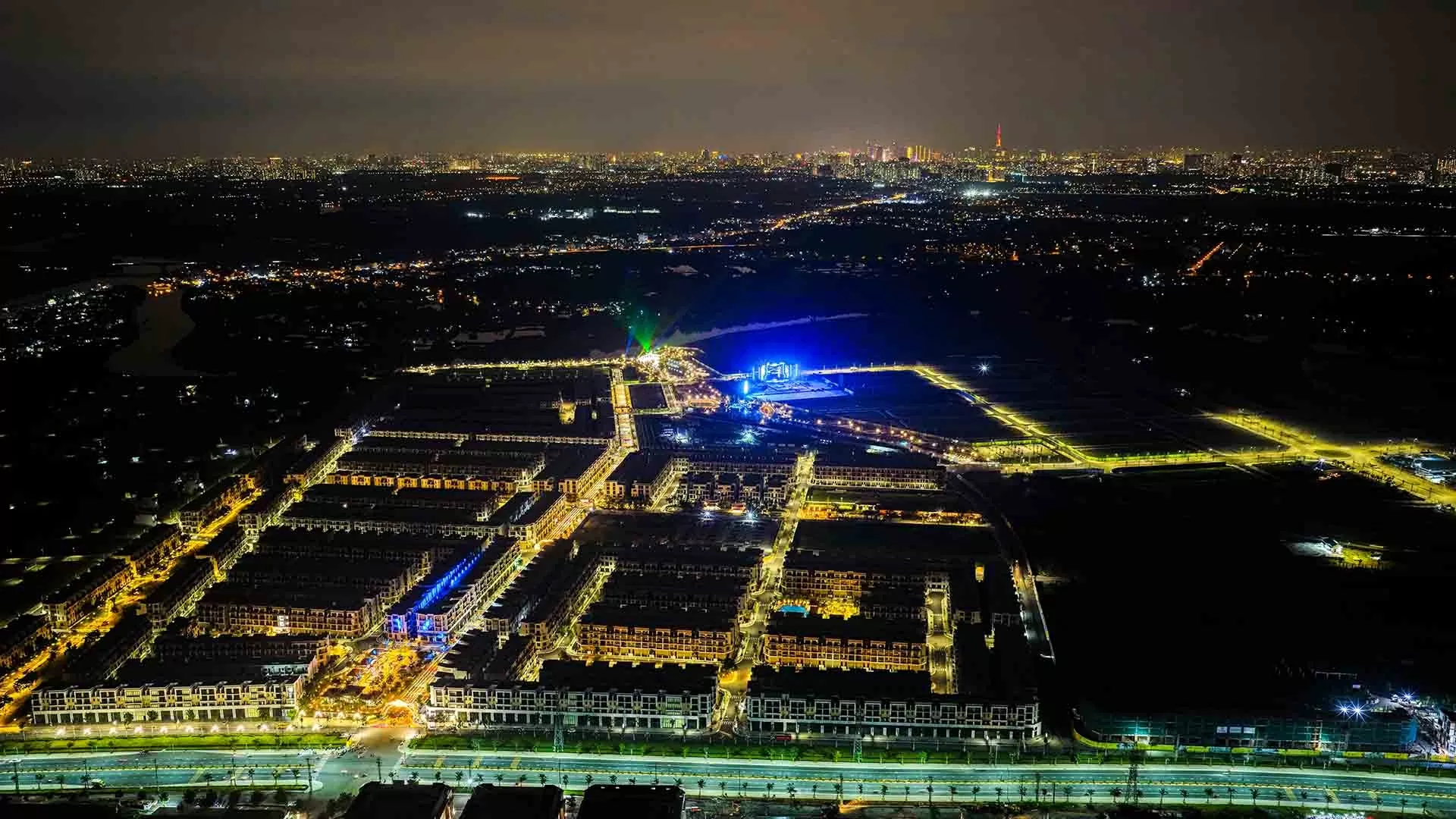 Thành phố Thiên niên kỷ T&T City Millennia bừng sáng trước đại nhạc hội