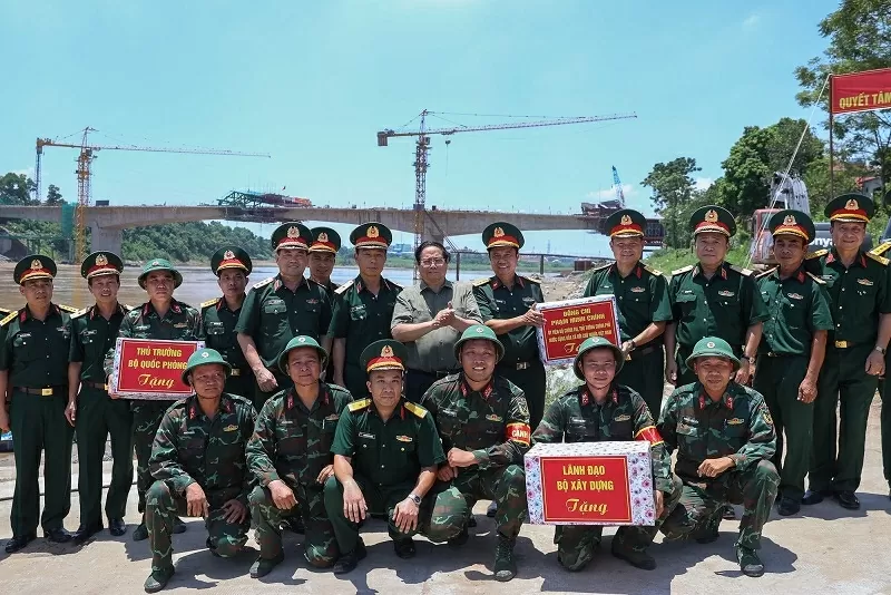 Thủ tướng kiểm tra, thúc đẩy triển khai các dự án hạ tầng trên địa bàn Phú Thọ Thủ tướng kiểm tra, thúc đẩy triển khai các dự án hạ tầng trên địa bàn Phú Thọ