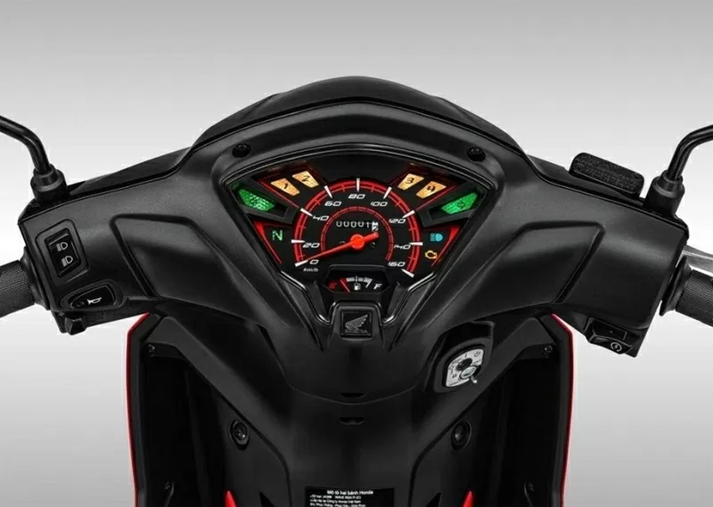 Mặt đồng hồ của Wave RSX FI 2026 được thiết kế theo phong cách thể thao.