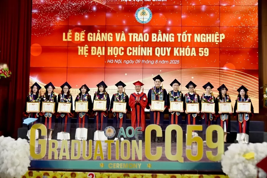 Truyền cảm hứng xây dựng nền tài chính hiện đại, đóng góp cho phát triển kinh tế xã hội của đất nước