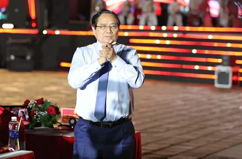 Lãnh đạo Đảng, Nhà nước dự Chương trình chính luận nghệ thuật 'Dưới cờ vinh quang'' Lãnh đạo Đảng, Nhà nước dự Chương trình chính luận nghệ thuật 'Dưới cờ vinh quang''