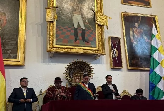 Đại sứ Bùi Văn Nghị tham dự các hoạt động trọng thể kỷ niệm 200 năm Ngày Độc lập của Bolivia. (Nguồn: ĐSQ Việt Nam tại Brazil) Đại sứ Bùi Văn Nghị tham dự các hoạt động trọng thể kỷ niệm 200 năm Ngày Độc lập của Bolivia. (Nguồn: ĐSQ Việt Nam tại Brazil)