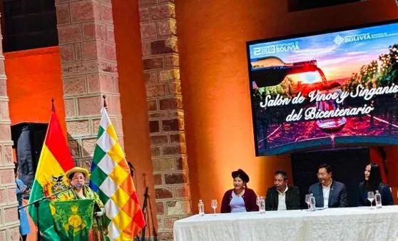 Đại sứ Bùi Văn Nghị tham dự chương trình giao lưu giữa các phái đoàn quốc tế.