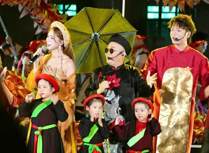 Đại nhạc hội 'V Concert - Rạng rỡ Việt Nam' để lại ấn tượng sâu sắc trong lòng khán giả Đại nhạc hội 'V Concert - Rạng rỡ Việt Nam' để lại ấn tượng sâu sắc trong lòng khán giả