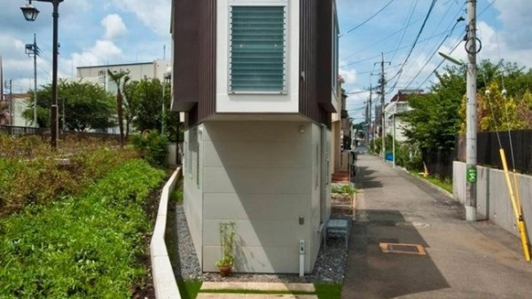 Giá bất động sản cao ngất ngưởng, người dân Tokyo (Nhật Bản) chọn mua 'nhà bút chì'