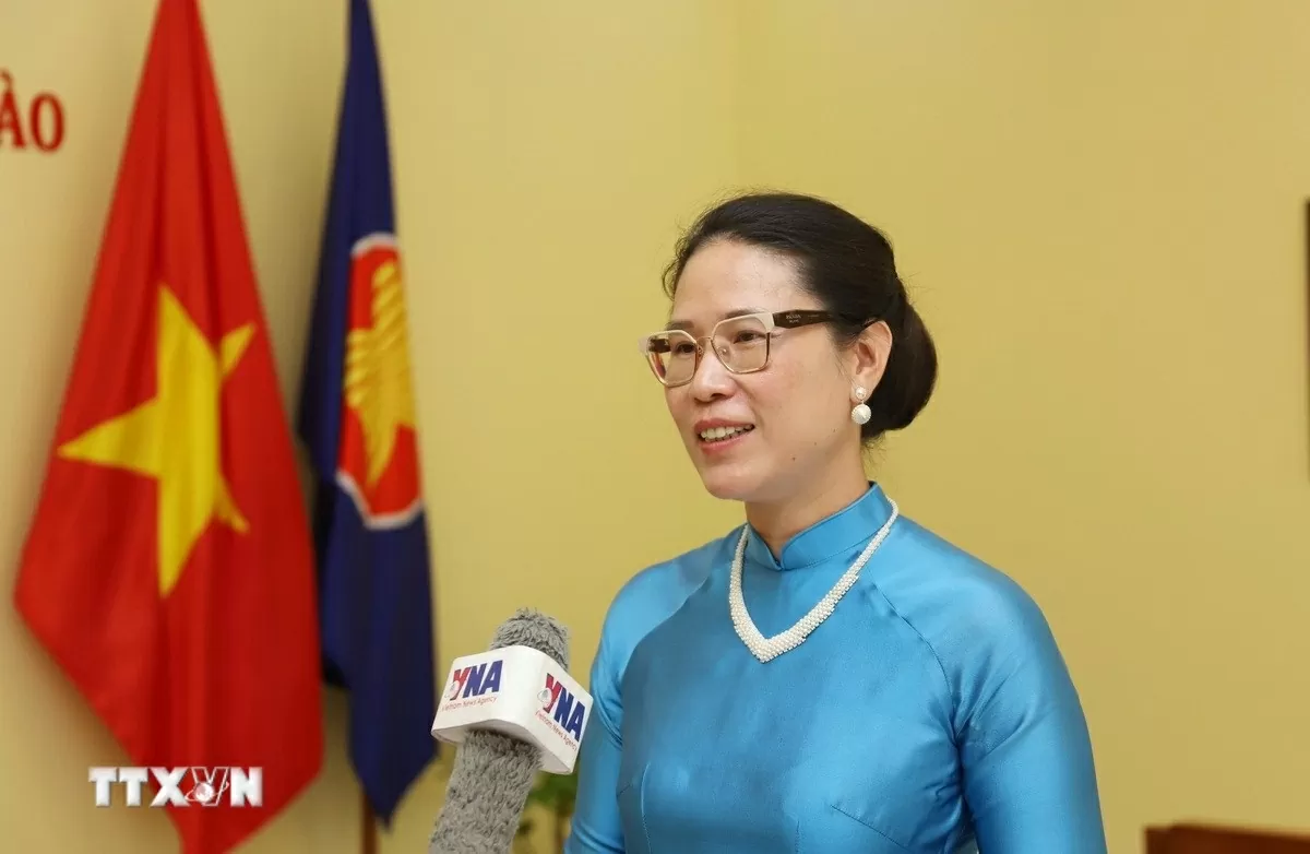 Bà Đặng Thị Hải Tâm, Tổng Lãnh sự Việt Nam tại tỉnh Savannakhet, Trung Lào, chia sẻ về việc gìn giữ tiếng Việt của cộng đồng người Việt Nam tại Trung Lào. (Ảnh: Xuân Tú/TTXVN) Bà Đặng Thị Hải Tâm, Tổng Lãnh sự Việt Nam tại tỉnh Savannakhet, Trung Lào, chia sẻ về việc gìn giữ tiếng Việt của cộng đồng người Việt Nam tại Trung Lào. (Ảnh: Xuân Tú/TTXVN)