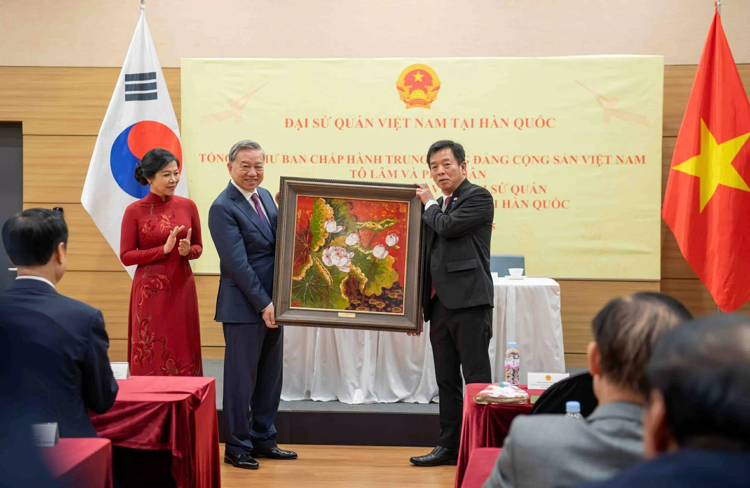 Tổng Bí thư Tô Lâm: Đảng, Nhà nước luôn sẵn sàng lắng nghe những đề xuất chính đáng của bà con Tổng Bí thư Tô Lâm: Đảng, Nhà nước luôn sẵn sàng lắng nghe những đề xuất chính đáng của bà con