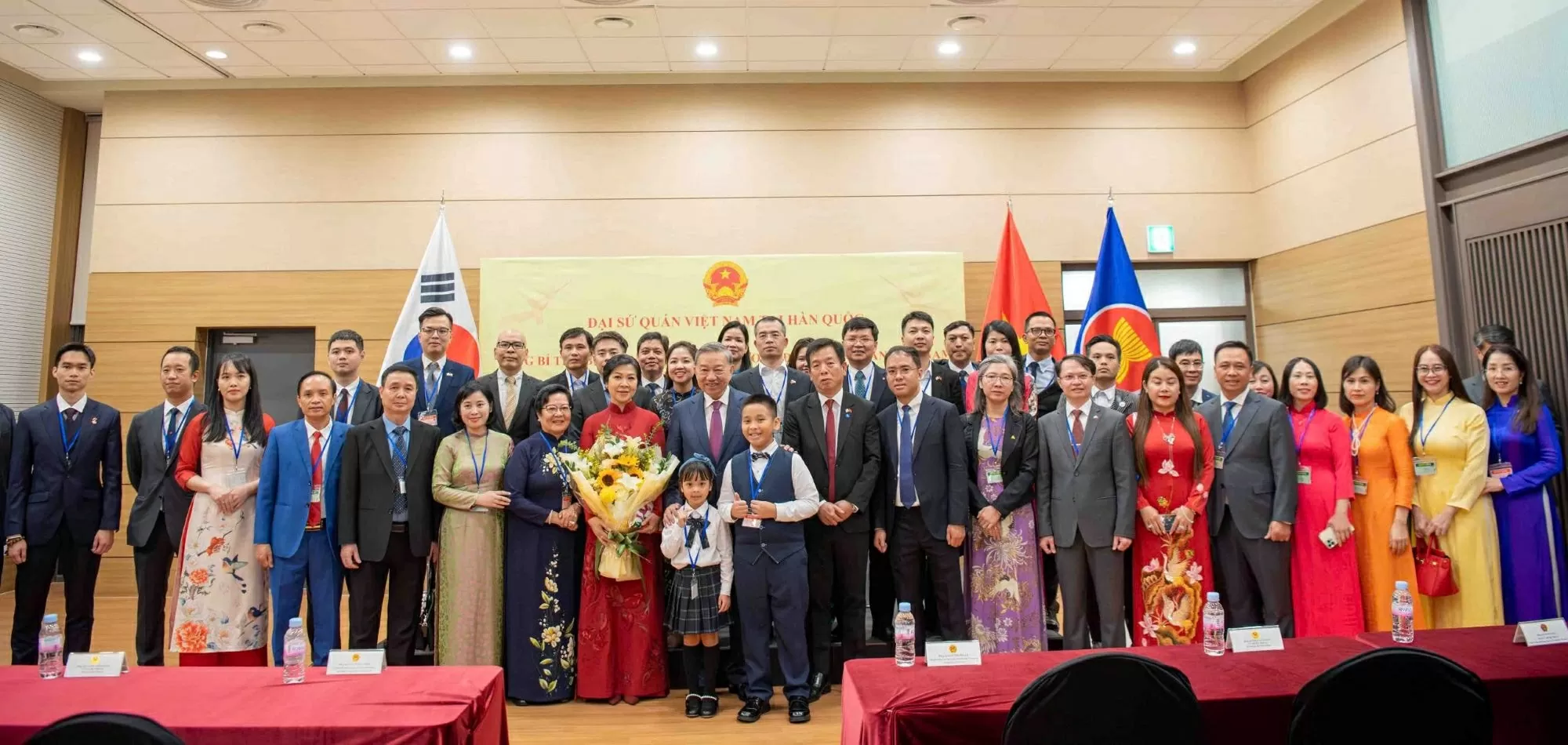 Tổng Bí thư Tô Lâm: Đảng, Nhà nước luôn sẵn sàng lắng nghe những đề xuất chính đáng của bà con Tổng Bí thư Tô Lâm: Đảng, Nhà nước luôn sẵn sàng lắng nghe những đề xuất chính đáng của bà con