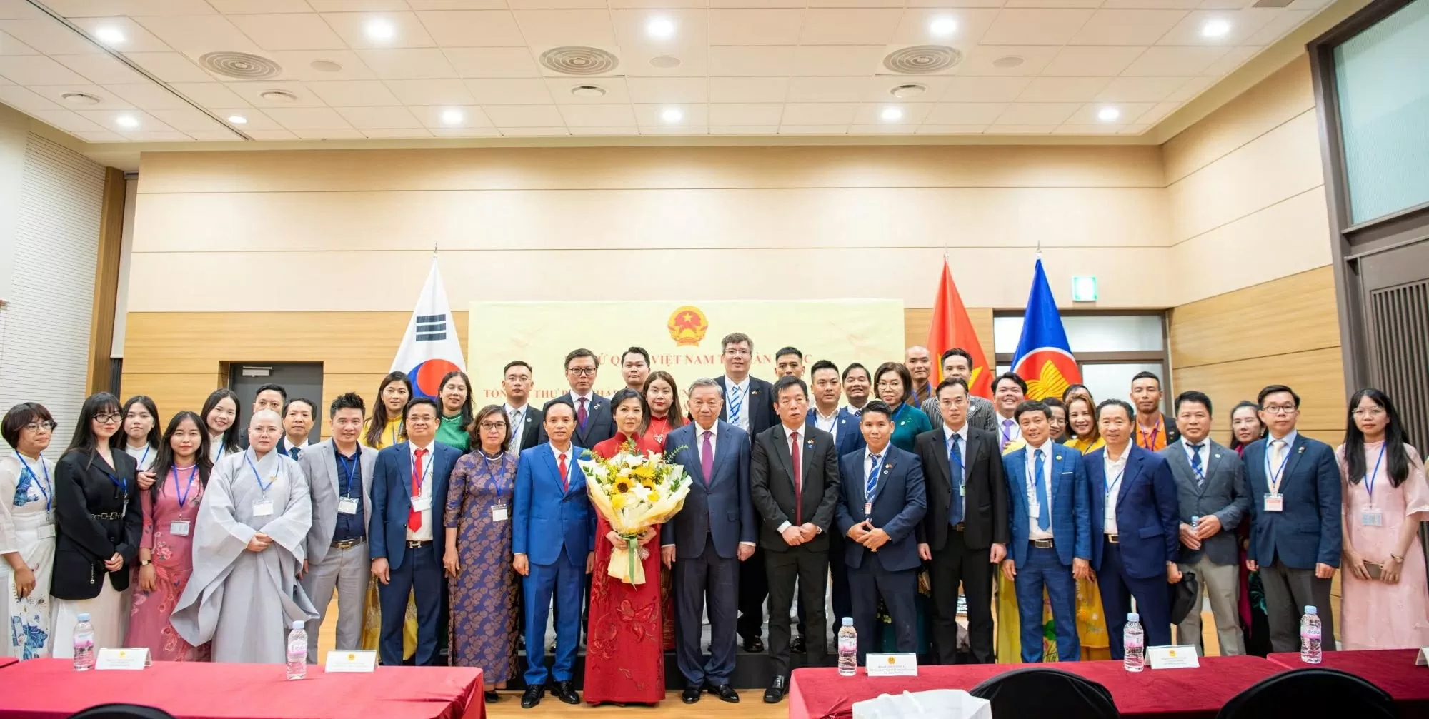 Tổng Bí thư Tô Lâm: Đảng, Nhà nước luôn sẵn sàng lắng nghe những đề xuất chính đáng của bà con Tổng Bí thư Tô Lâm: Đảng, Nhà nước luôn sẵn sàng lắng nghe những đề xuất chính đáng của bà con