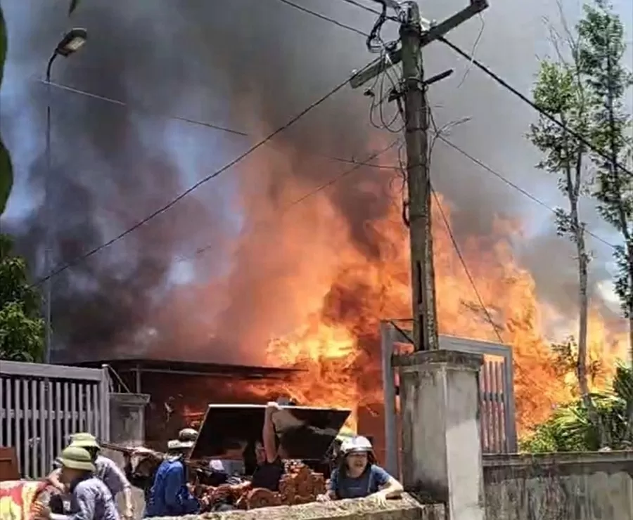 Hà Tĩnh: Vụ hoả hoạn làm cháy 5 ngôi nhà gỗ có thể do chập điện