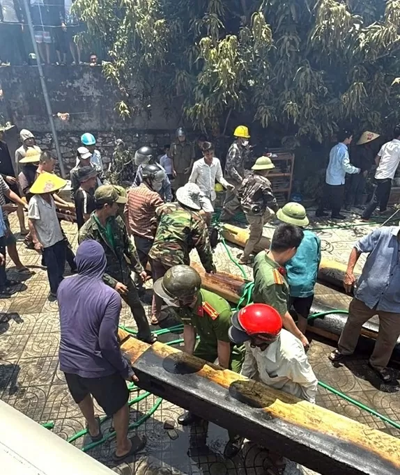 Hà Tĩnh: Vụ hoả hoạn làm cháy 5 ngôi nhà gỗ có thể do chập điện Hà Tĩnh: Vụ hoả hoạn làm cháy 5 ngôi nhà gỗ có thể do chập điện