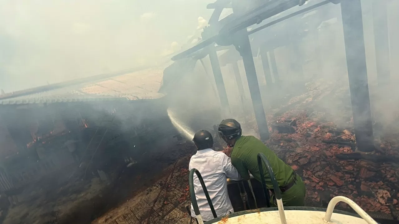 Hà Tĩnh: Vụ hoả hoạn làm cháy 5 ngôi nhà gỗ có thể do chập điện