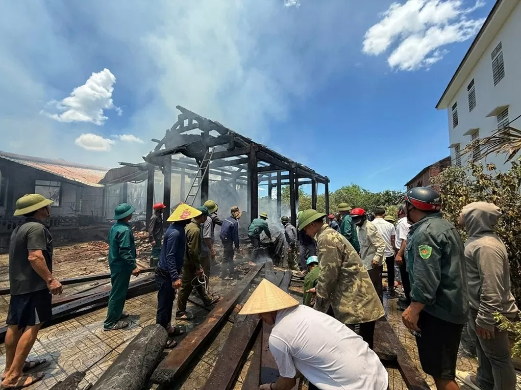 Hà Tĩnh: Vụ hoả hoạn làm cháy 5 ngôi nhà gỗ có thể do chập điện