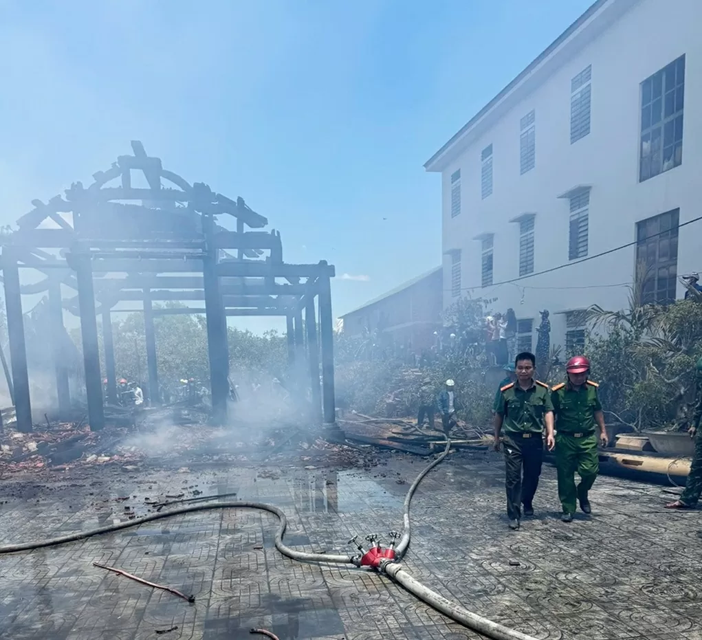 Hà Tĩnh: Vụ hoả hoạn làm cháy 5 ngôi nhà gỗ có thể do chập điện