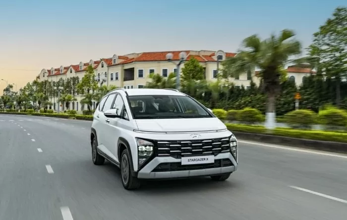 Xe MPV Hyundai Stargazer