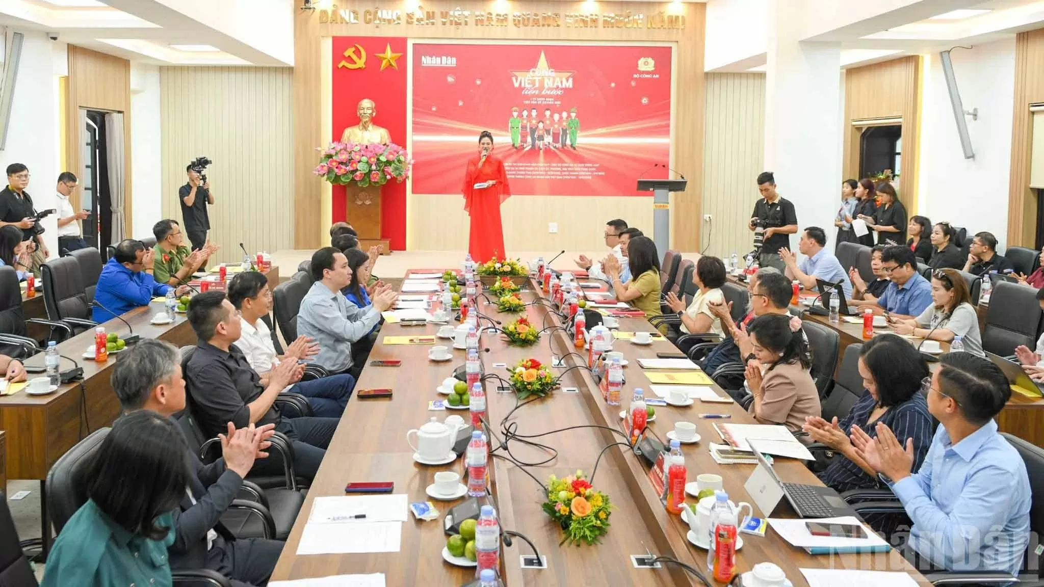 ‘Cùng Việt Nam tiến bước’: Lan tỏa những giá trị chưa từng có tiền lệ ‘Cùng Việt Nam tiến bước’: Lan tỏa những giá trị chưa từng có tiền lệ