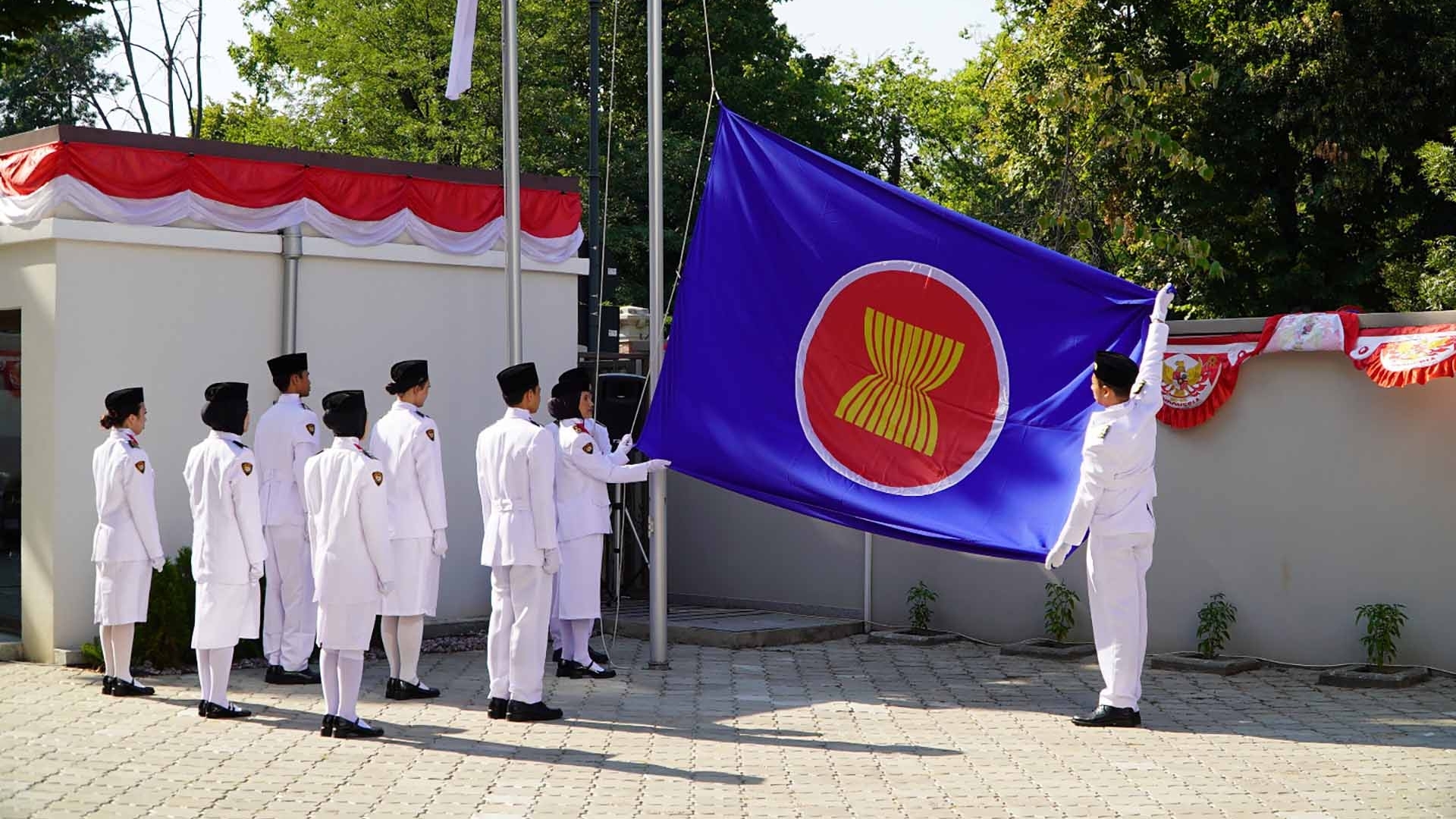 Lễ thượng cờ nhân ngày thành lập ASEAN tại Romania