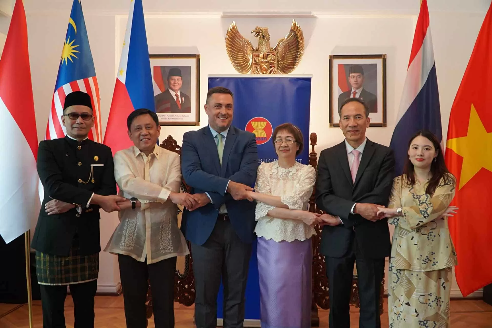 Lễ thượng cờ nhân ngày thành lập ASEAN tại Romania