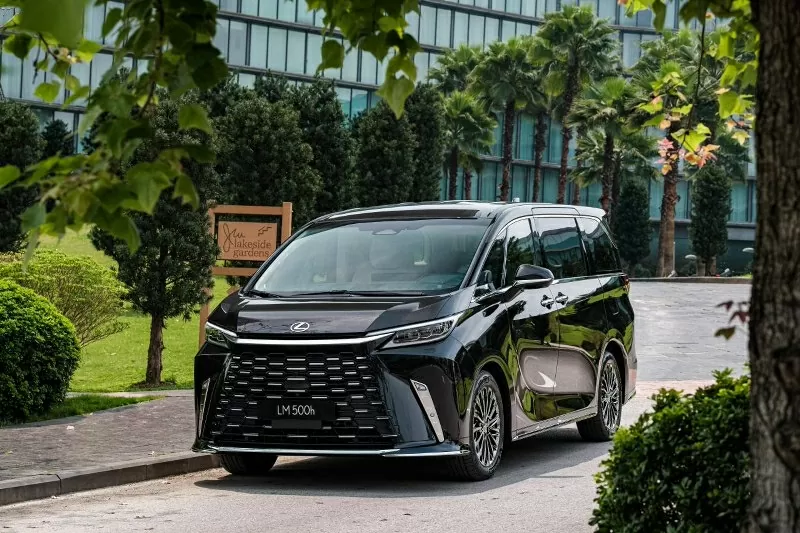 Cập nhật bảng giá xe hãng Lexus mới nhất tháng 8/2025