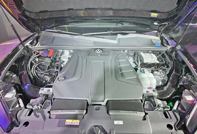 Cả bốn phiên bản đều sử dụng chung khối động cơ 2.0 tăng áp mạnh mẽ. Cả bốn phiên bản đều sử dụng chung khối động cơ 2.0 tăng áp mạnh mẽ.