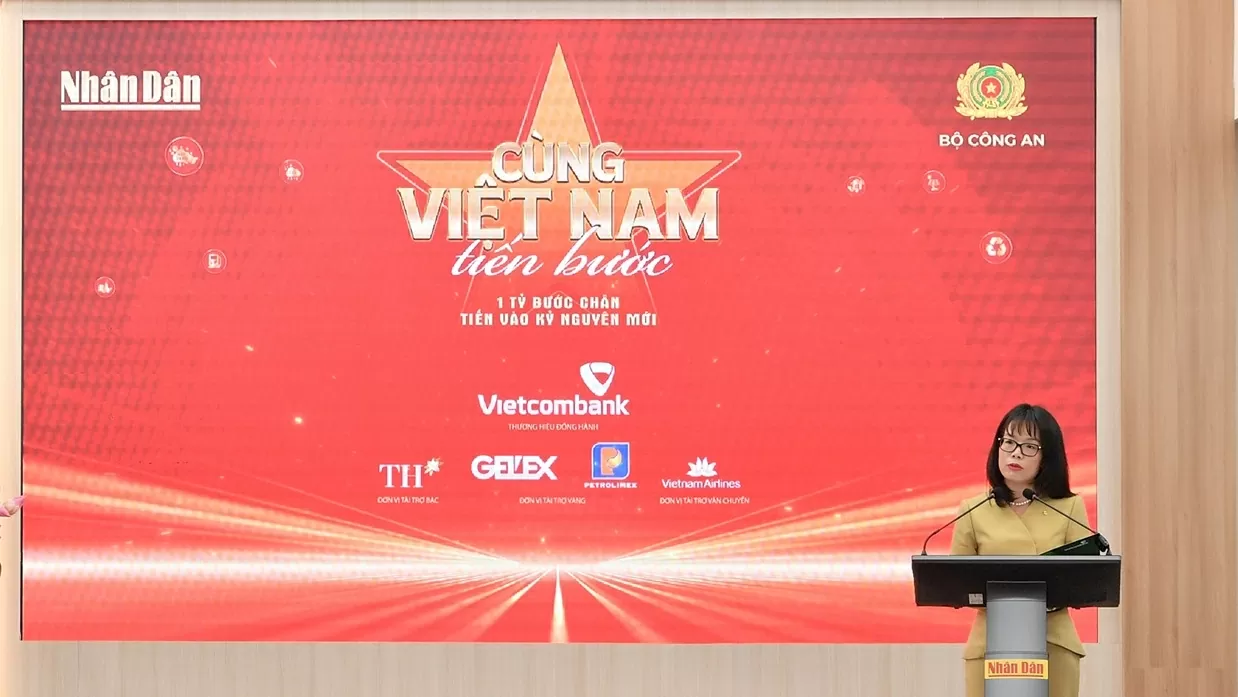 Cùng Việt Nam tiến bước Vietcombank lan tỏa thông điệp 1 tỷ bước xanh Cùng Việt Nam tiến bước Vietcombank lan tỏa thông điệp 1 tỷ bước xanh