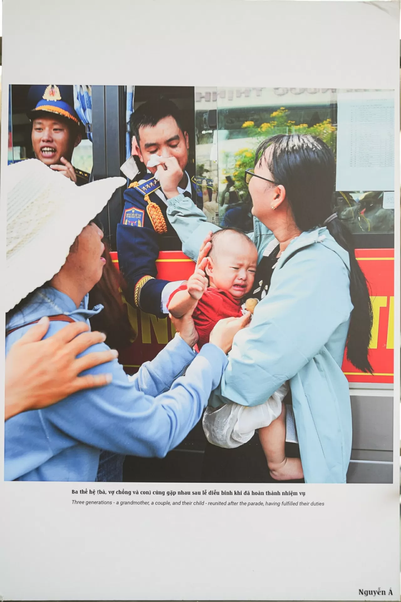 Chiêm ngưỡng sách ảnh sách ảnh “50 năm sức mạnh Việt Nam” và “Thành phố hòa bình Chiêm ngưỡng sách ảnh sách ảnh “50 năm sức mạnh Việt Nam” và “Thành phố hòa bình