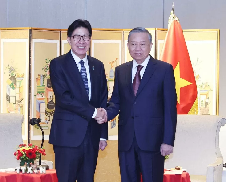 Trong chương trình chuyến thăm cấp Nhà nước tới Hàn Quốc, sáng 13/8/2025, thành phố Busan, Tổng Bí thư Tô Lâm tiếp ông Park Heong-joon
