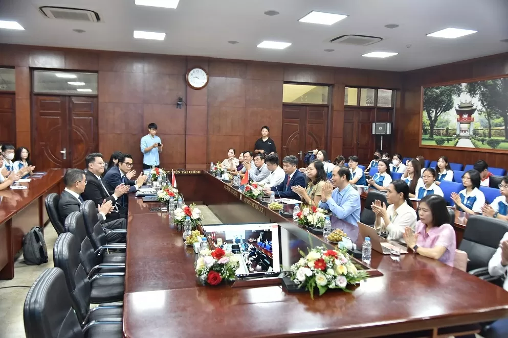 Hợp tác Việt Nam-Singapore phát triển nguồn nhân lực chất lượng cao trong lĩnh vực kế toán, kiểm toán và tài chính