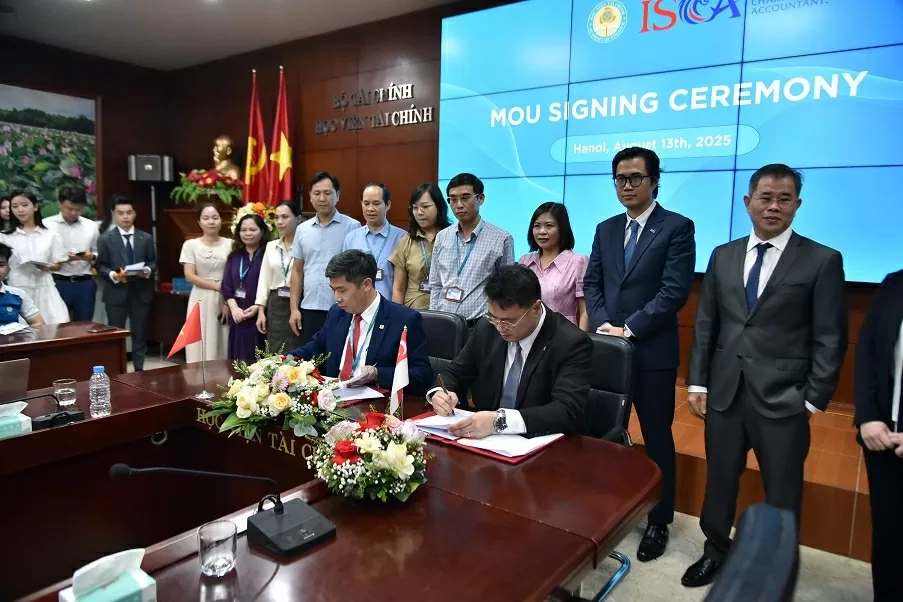 Hợp tác Việt Nam-Singapore phát triển nguồn nhân lực chất lượng cao trong lĩnh vực kế toán, kiểm toán và tài chính