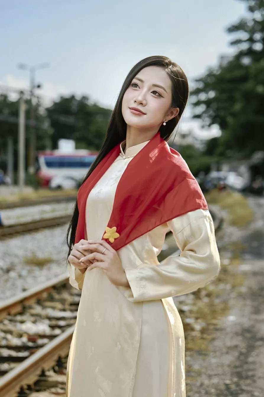 Top 3 Hoa hậu Việt Nam 2024 tham gia dự án áo dài, thể hiện tình cảm quân dân bền chặt