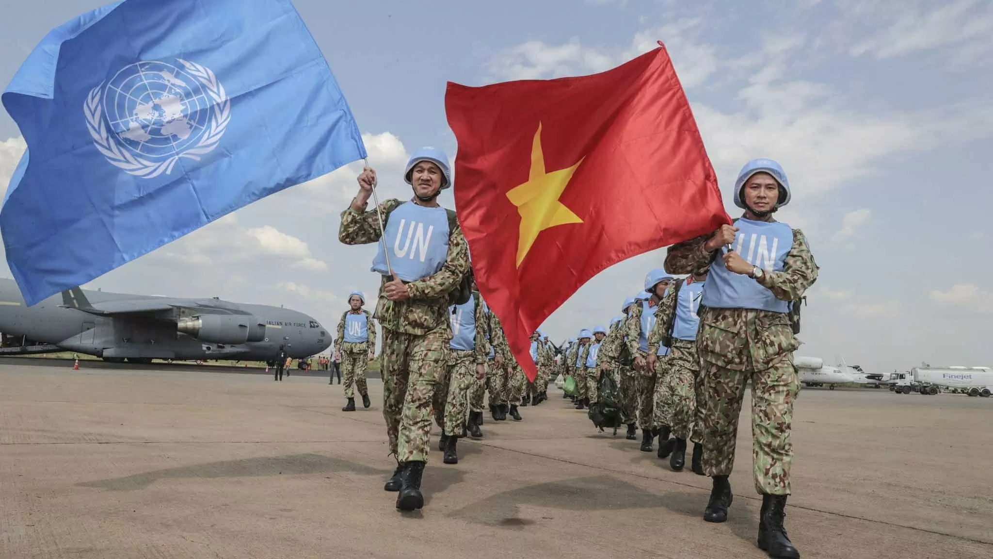 Việt Nam yêu chuộng hòa bình, thành viên có trách nhiệm, tham gia tích cực hơn, chủ động và hiệu quả hơn vào công việc chung của Liên hợp quốc trong xử lý các thách thức toàn cầu. (Nguồn: VGP) Việt Nam yêu chuộng hòa bình, thành viên có trách nhiệm, tham gia tích cực hơn, chủ động và hiệu quả hơn vào công việc chung của Liên hợp quốc trong xử lý các thách thức toàn cầu. (Nguồn: VGP)