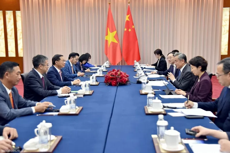 Phó Thủ tướng, Bộ trưởng Ngoại giao Bùi Thanh Sơn gặp Bộ trưởng Ngoại giao Trung Quốc Vương Nghị