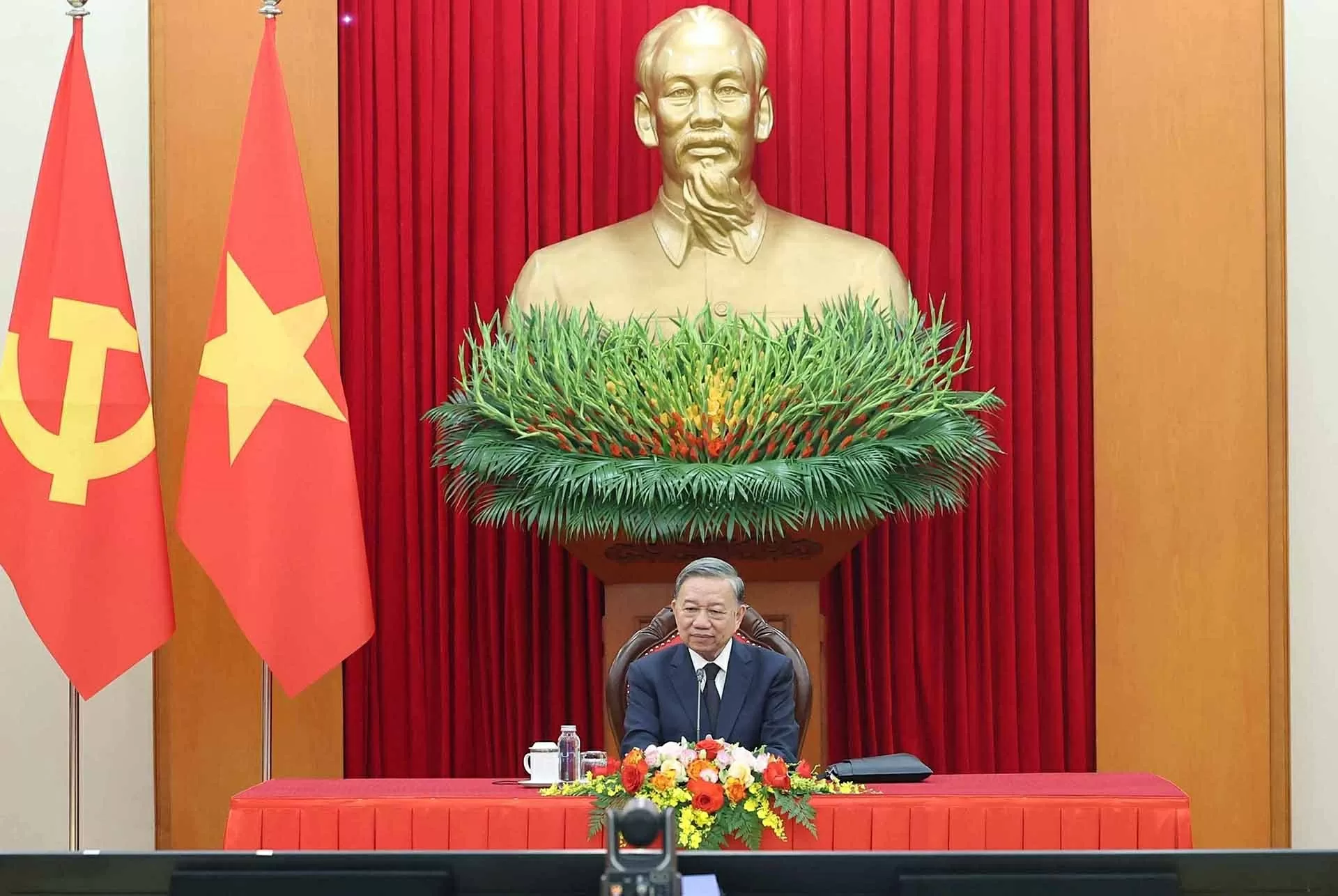 Tổng Bí thư Tô Lâm điện đàm với Chủ tịch Đảng Nhân dân Campuchia Hun Sen Tổng Bí thư Tô Lâm điện đàm với Chủ tịch Đảng Nhân dân Campuchia Hun Sen