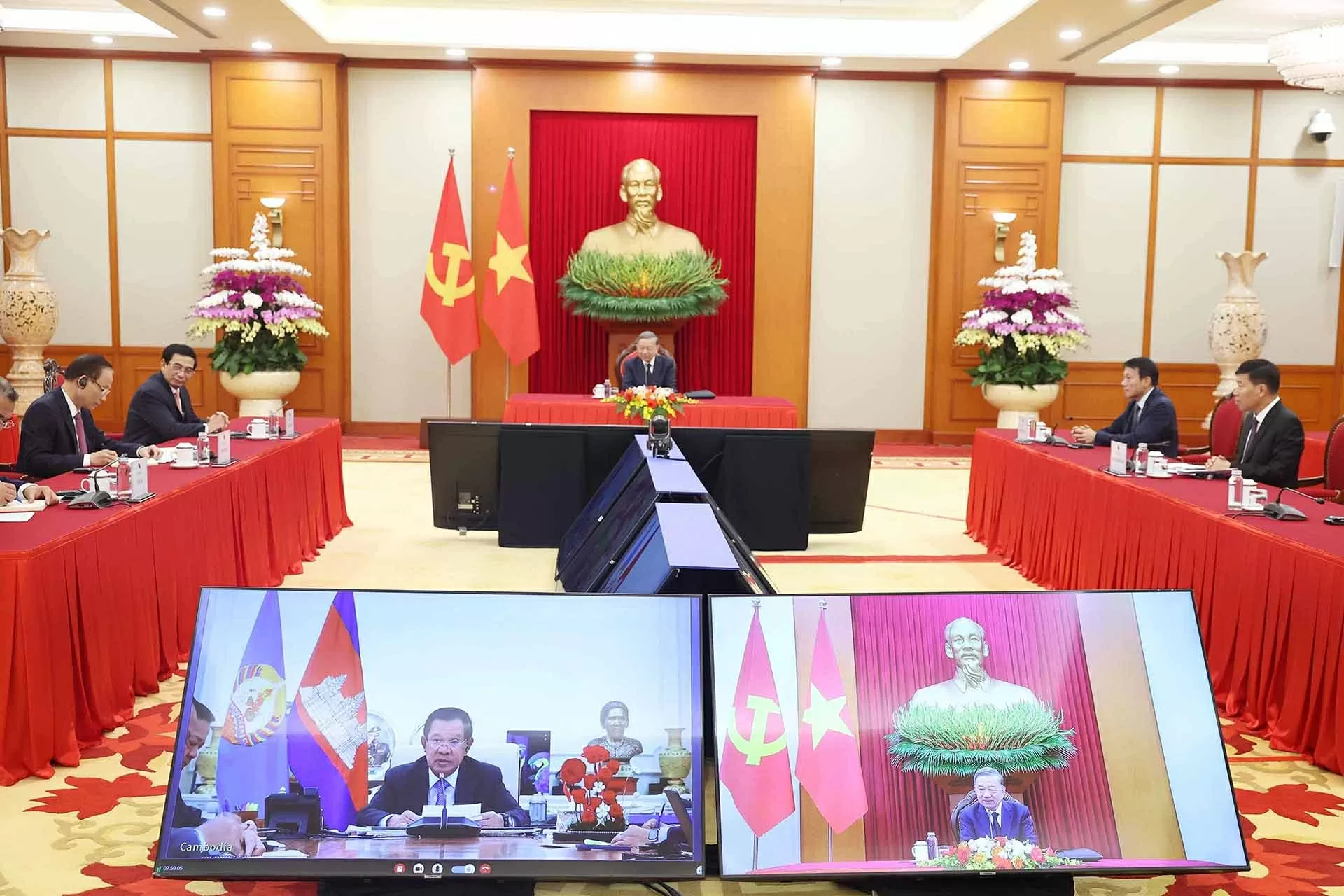 Tổng Bí thư Tô Lâm điện đàm với Chủ tịch Đảng Nhân dân Campuchia Hun Sen Tổng Bí thư Tô Lâm điện đàm với Chủ tịch Đảng Nhân dân Campuchia Hun Sen