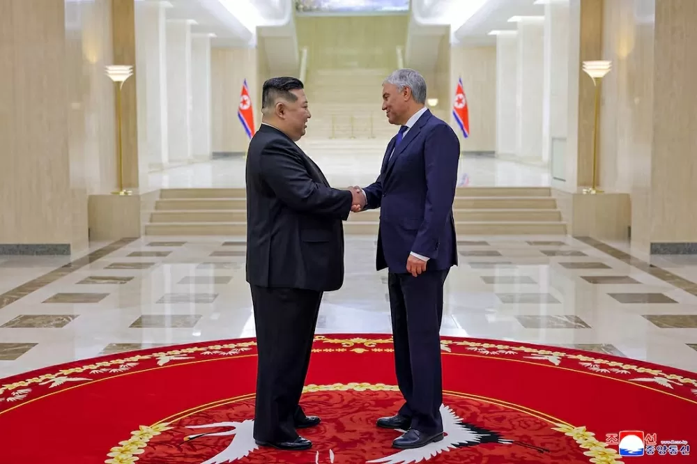 Lãnh đạo Nga-Triều Tiên trao đổi thư: Khẳng định tình đồng chí 'nở rộ', được hun đúc 'bằng máu' suốt 80 năm Lãnh đạo Nga-Triều Tiên trao đổi thư: Khẳng định tình đồng chí 'nở rộ', được hun đúc 'bằng máu' suốt 80 năm