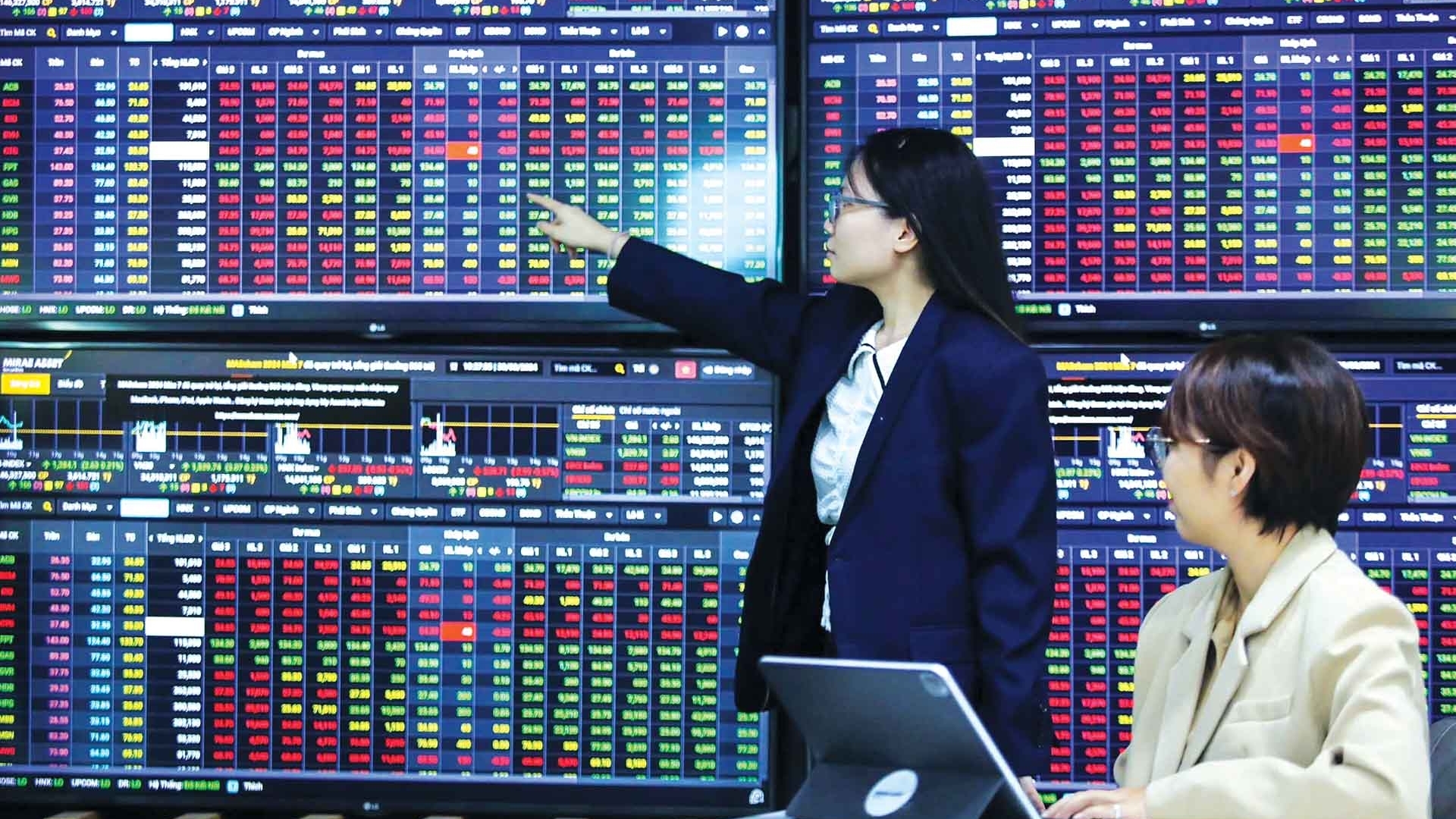 Thị trường chứng khoán Việt Nam: Thời điểm thuận lợi nhất để chuyển mình